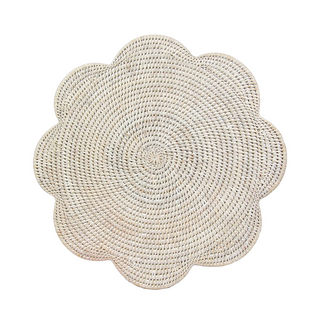 Rattan Scalloped Round Placemat in Cream