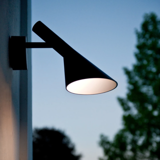 AJ50 Outdoor Wall Lamp - Alu Grey