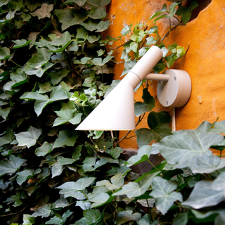 AJ50 Outdoor Wall Lamp - Alu Grey