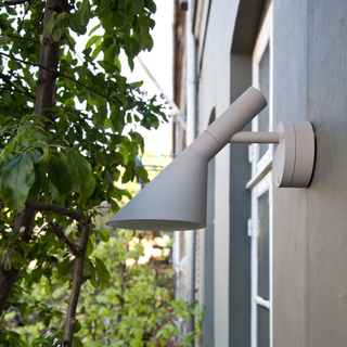 AJ50 Outdoor Wall Lamp - Alu Grey