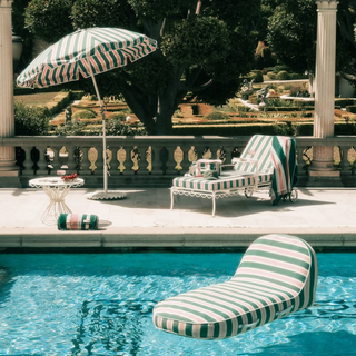Market Umbrella - Bistro Green Stripe + Clamshell Base