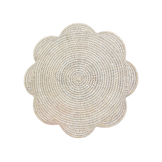 Rattan Scalloped Round Placemat in Cream