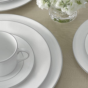 
                  
                    Load image into Gallery viewer, Vera Wang Sauce Boat Stand
                  
                